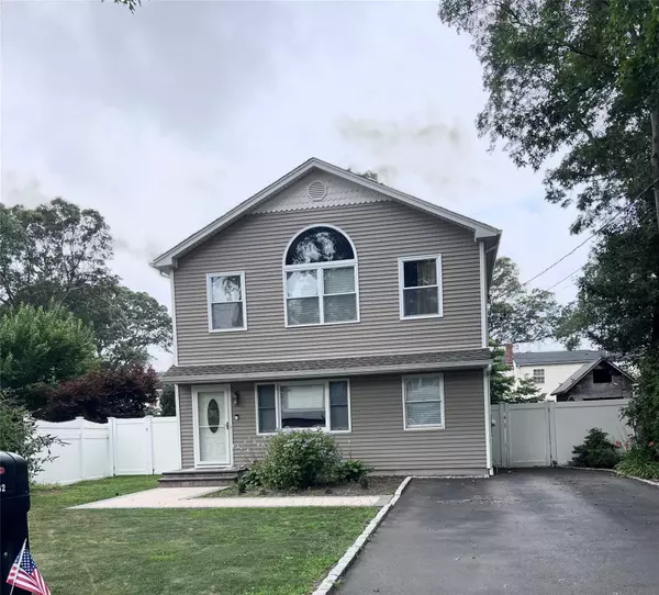 42 Audubon ST, Nesconset, NY 11767