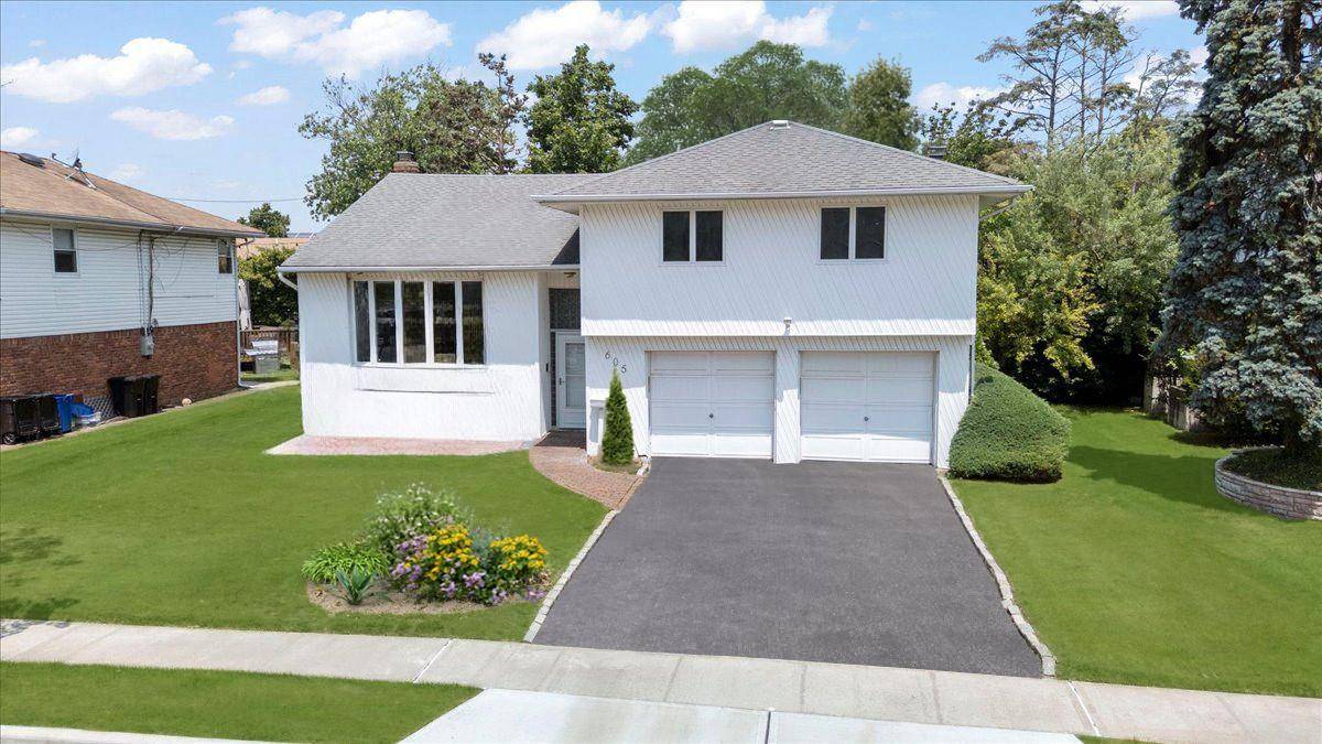 Valley Stream, NY 11581,605 Prescott PL