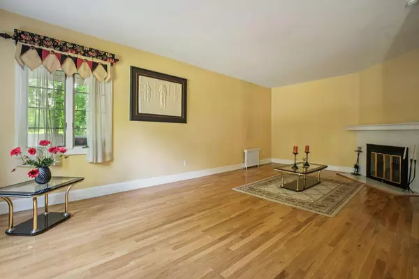 Valley Cottage, NY 10989,463 Kings HWY