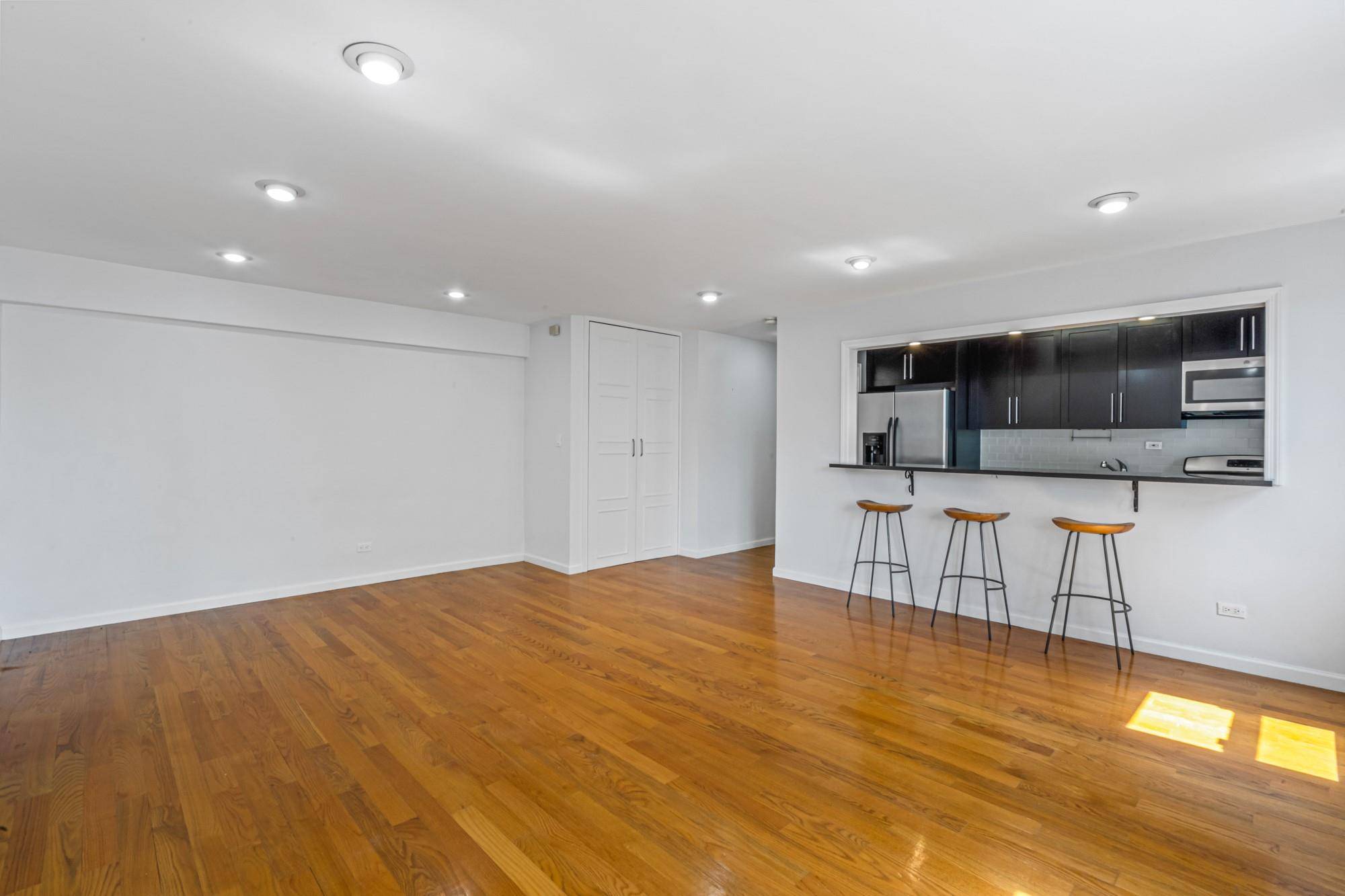 Forest Hills, NY 11375,66-37 Yellowstone BLVD #6G