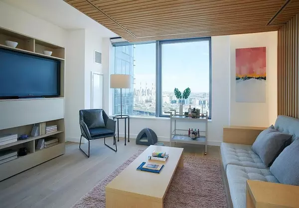 Long Island City, NY 11101,3 Court SQ #2306