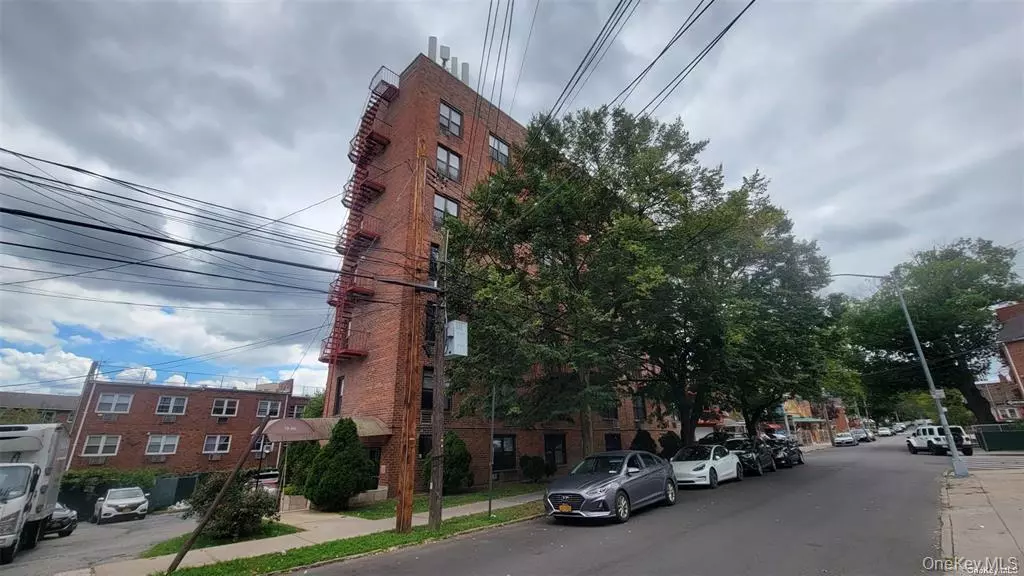 Elmhurst, NY 11373,78-06 46th AVE #6C