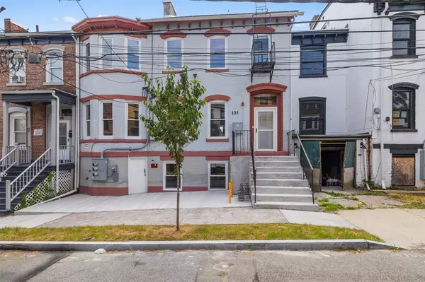 Newburgh, NY 12550,135 3rd ST #1