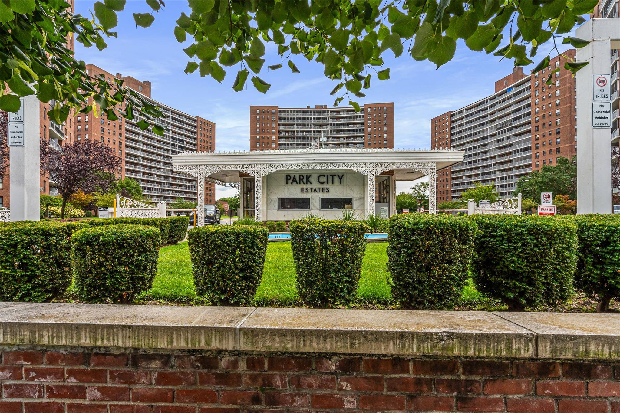 61-15 98 ST #15D, Rego Park, NY 11374