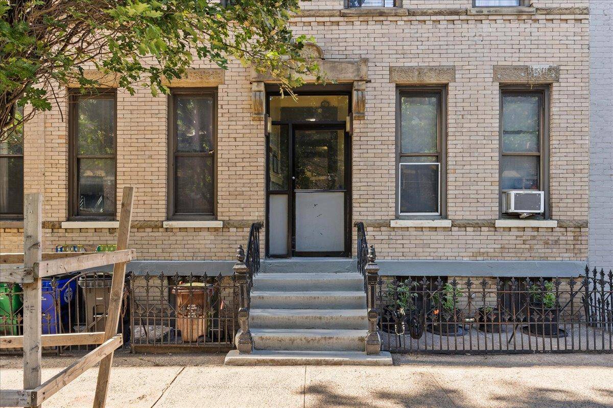 Brooklyn, NY 11222,125 Freeman ST
