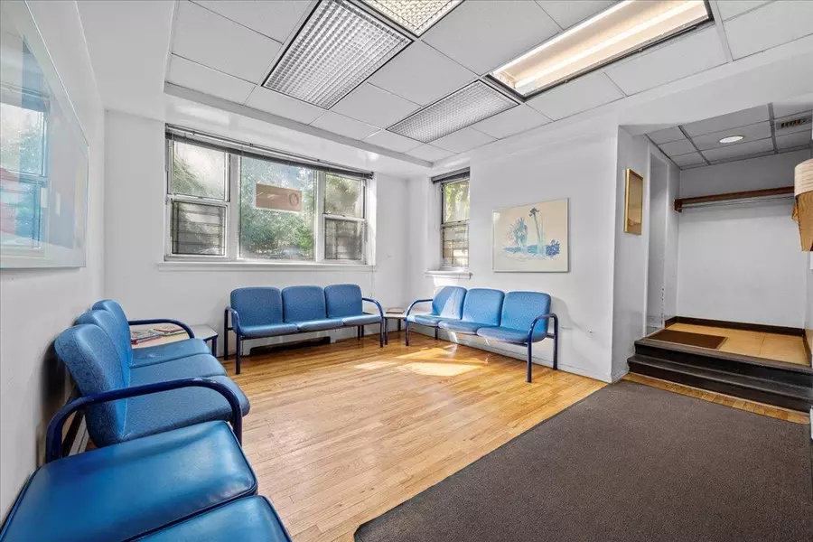 2711 Henry Hudson Pkwy #1F, Bronx, NY 10463