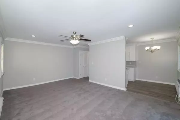 Lake Grove, NY 11755,7 Williams BLVD #7-2J