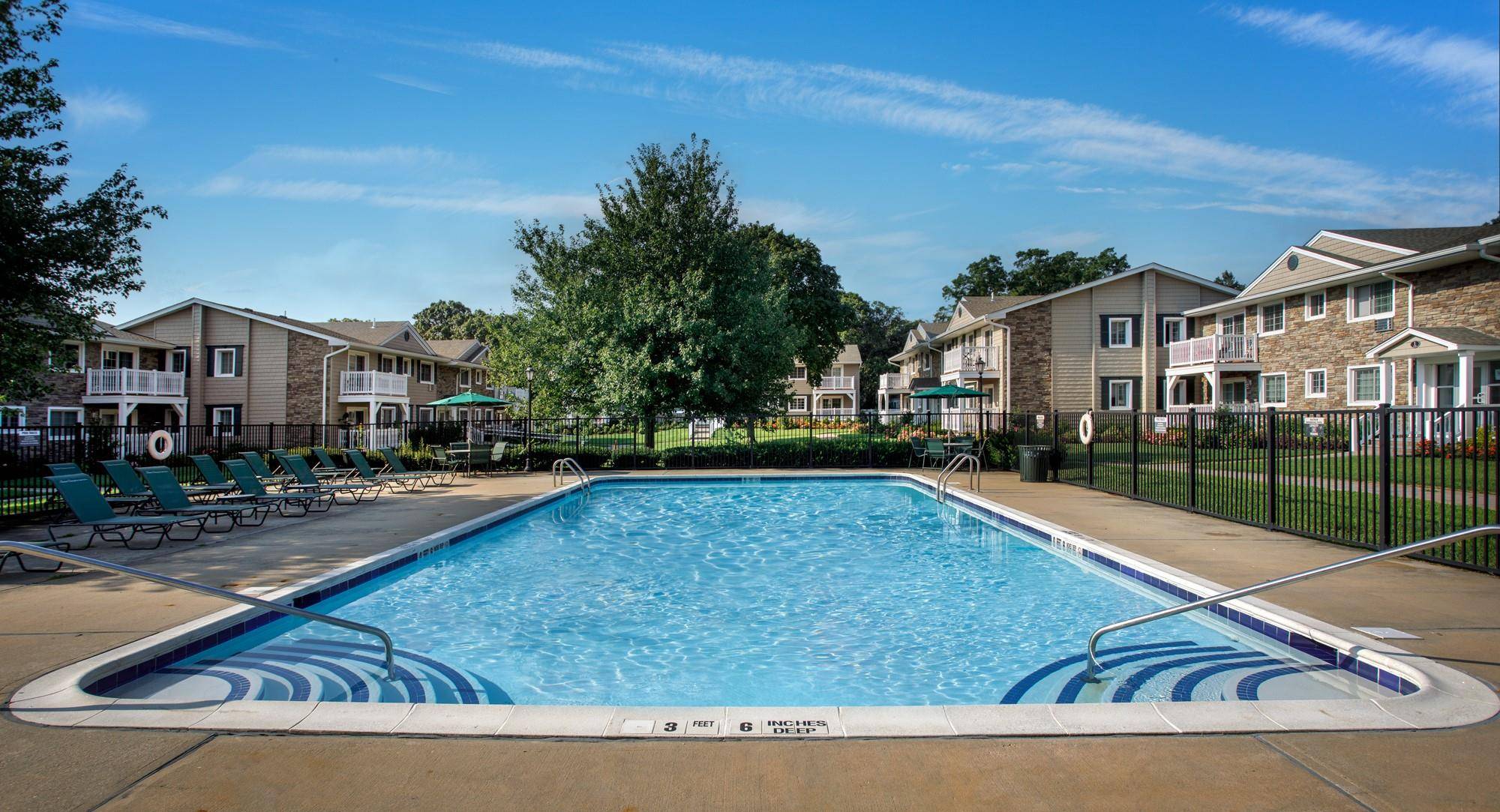 7 Williams BLVD #7-2J, Lake Grove, NY 11755