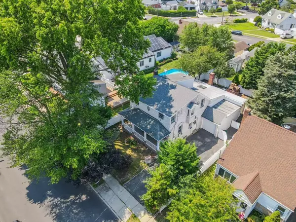 1815 Maurice AVE, East Meadow, NY 11554