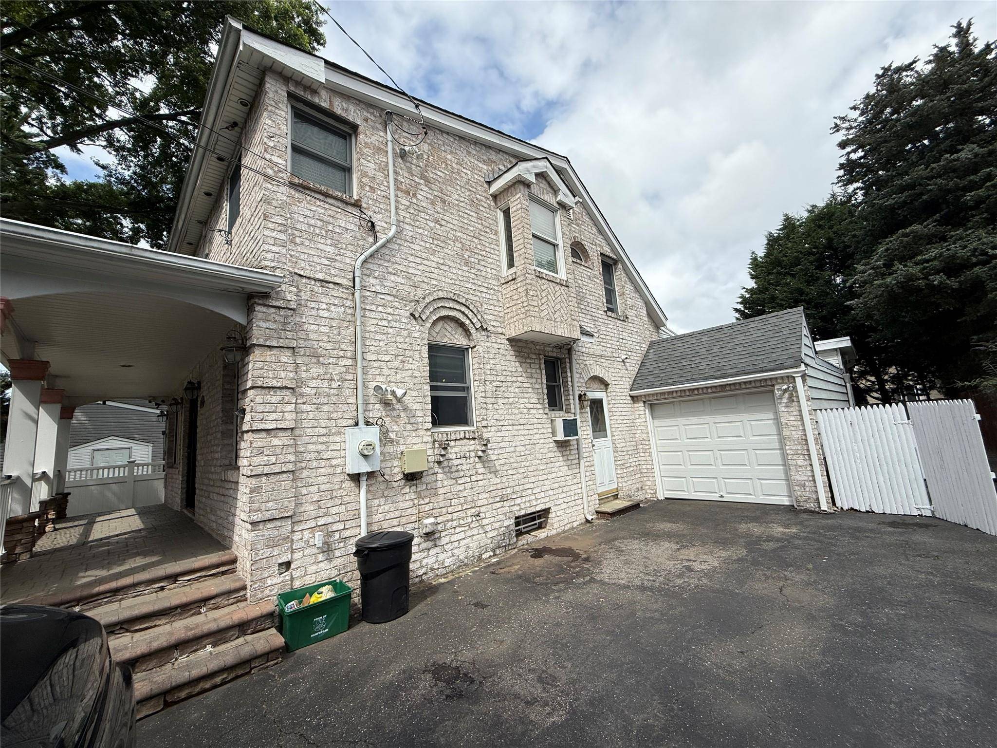 East Meadow, NY 11554,1815 Maurice AVE