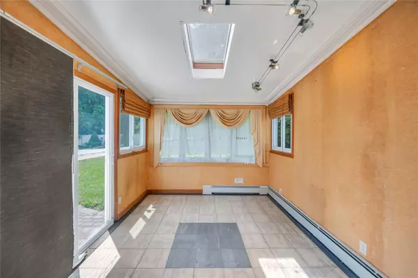 Coram, NY 11727,8 Brenner RD