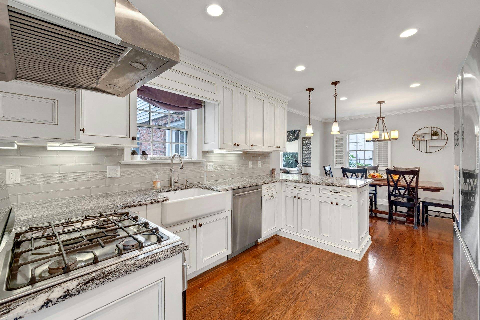 Eastchester, NY 10709,218 Park DR