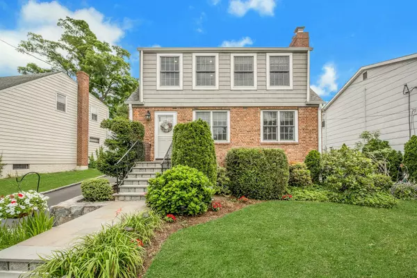 218 Park DR, Eastchester, NY 10709