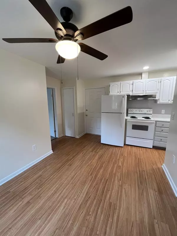 Shrub Oak, NY 10588,1225 E Main ST #3