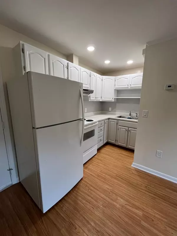Shrub Oak, NY 10588,1225 E Main ST #3