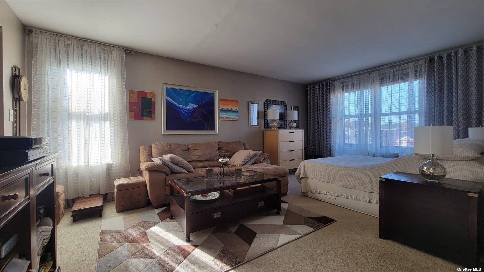 Elmhurst, NY 11373,78-06 46th AVE #6F