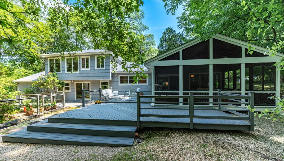 Nyack, NY 10960,204 Radcliff DR