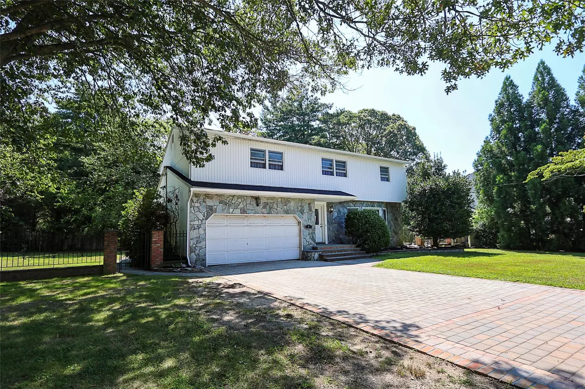 North Babylon, NY 11703,4 Terry CT