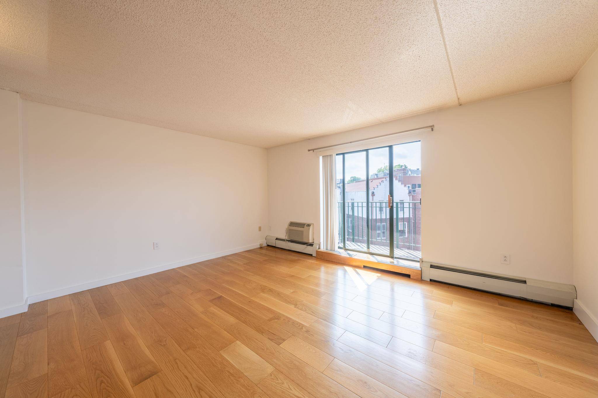 Mamaroneck, NY 10543,123 Mamaroneck AVE #401
