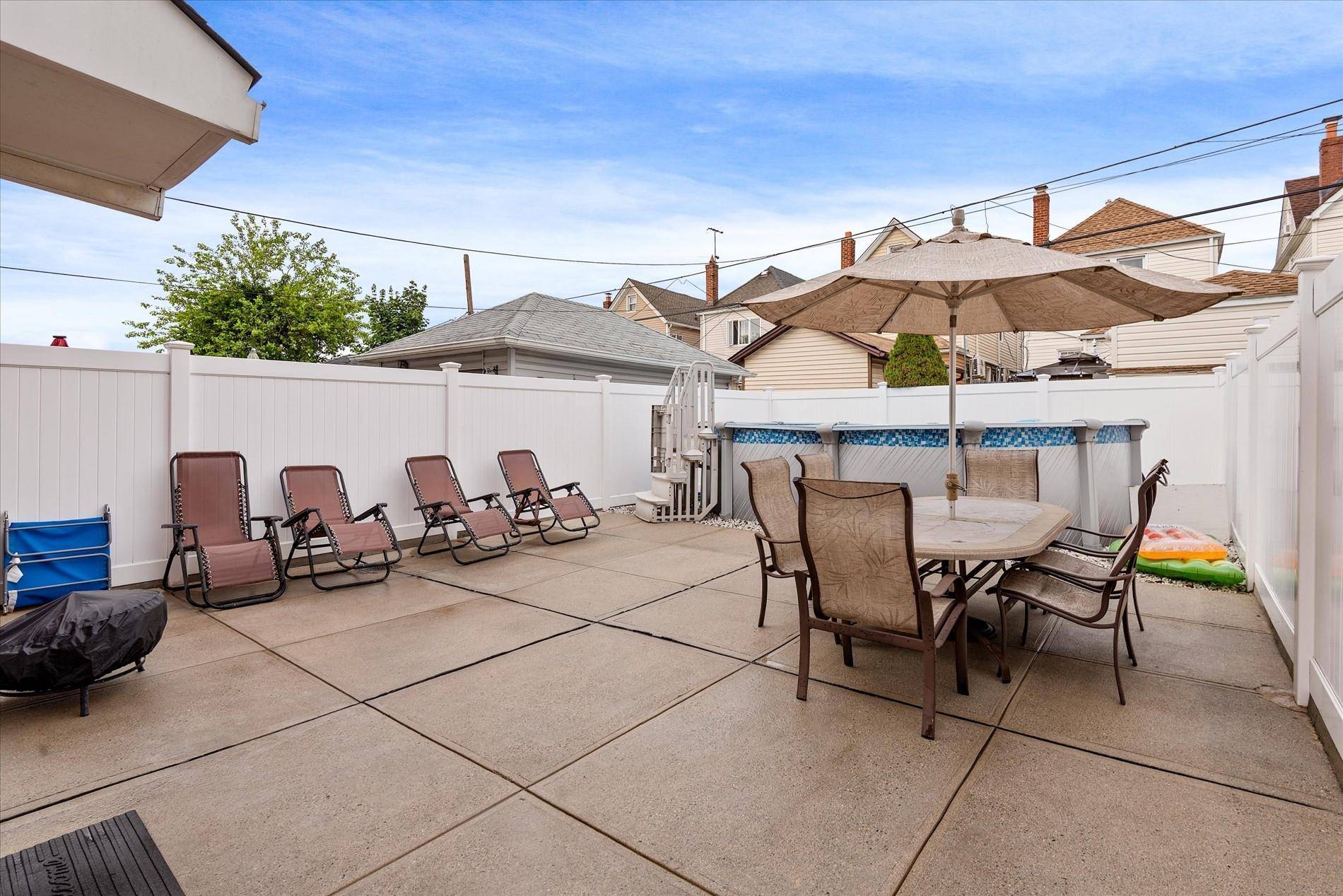 Glendale, NY 11385,78-33 64th ST