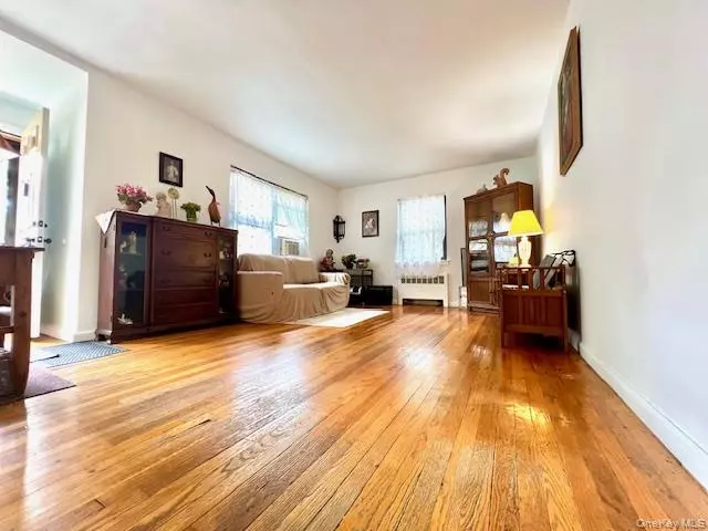 Bayside, NY 11364,219-36 74 AVE #323A1