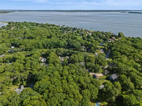 Shelter Island, NY,8 Wheeler