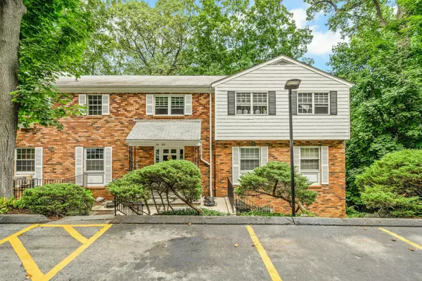 106 Woodland Hills RD, White Plains, NY 10603