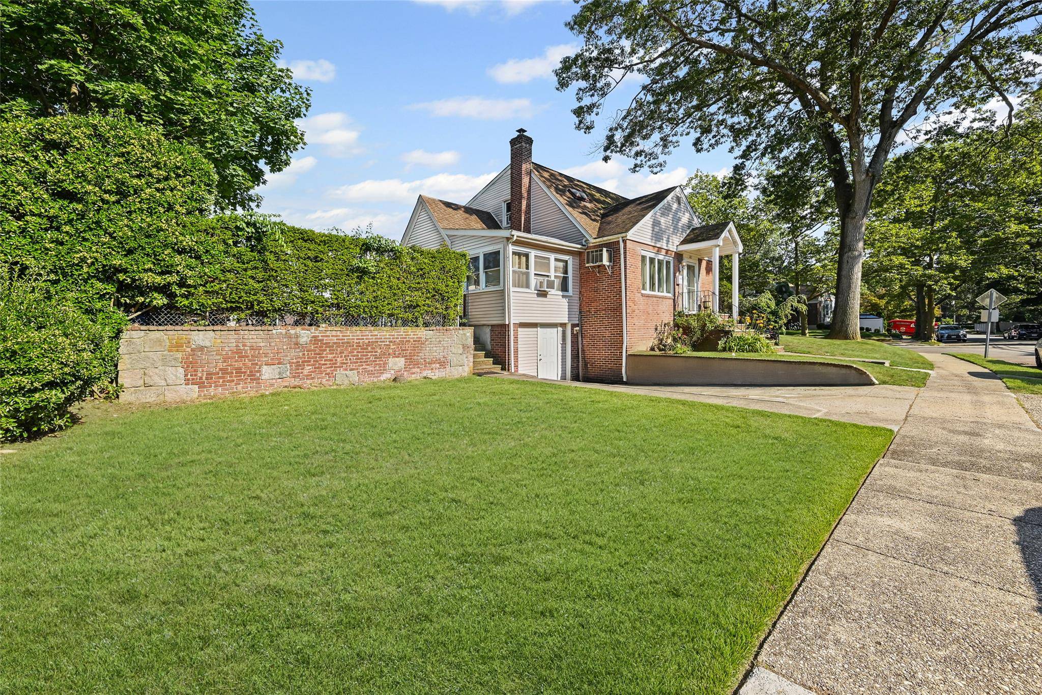 West Hempstead, NY 11552,883 Cleveland ST