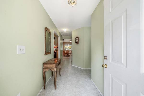 Holbrook, NY 11741,67 Crescent CIR
