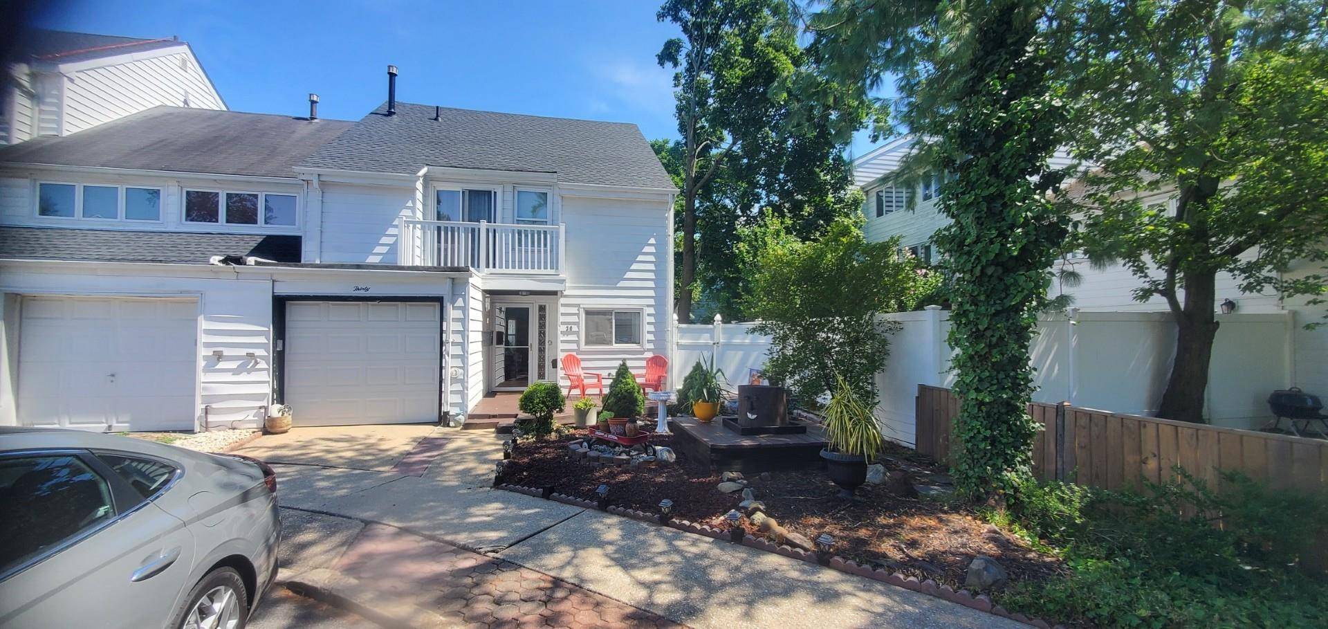 30 Chestnut CIR, Staten Island, NY 10312