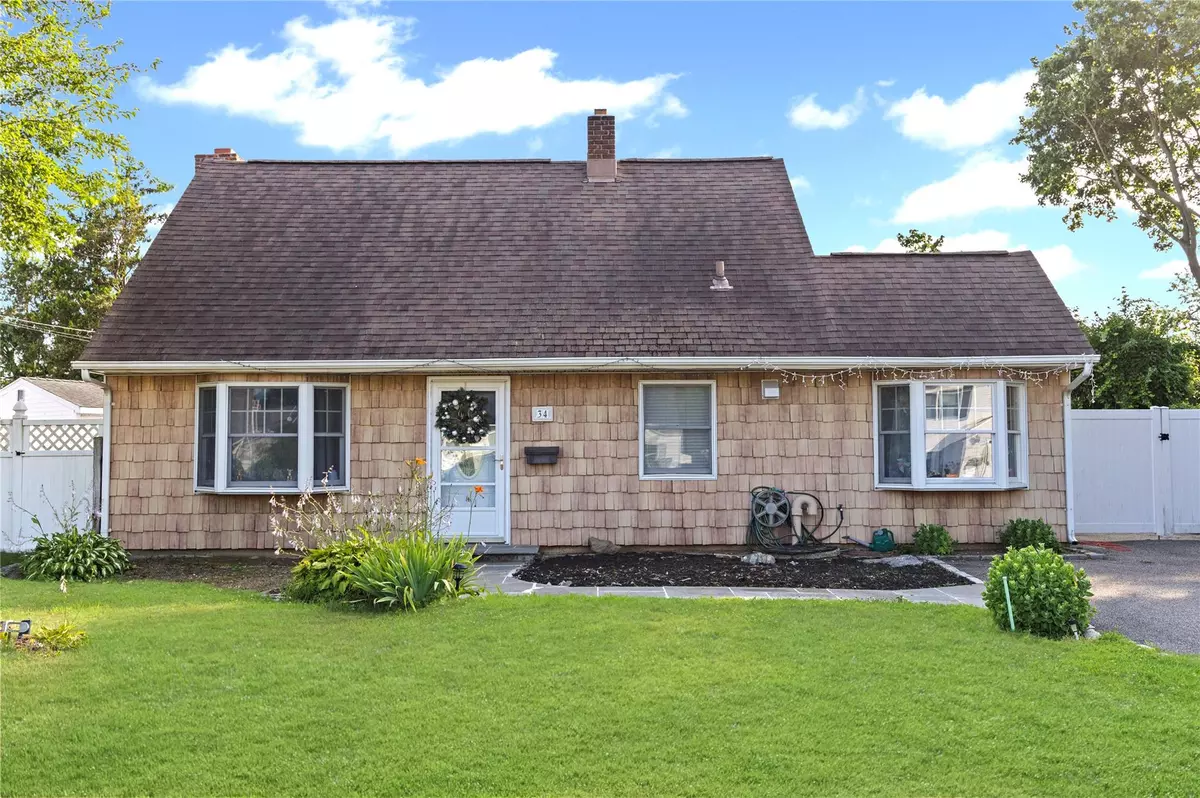 Levittown, NY 11756,34 Mill LN