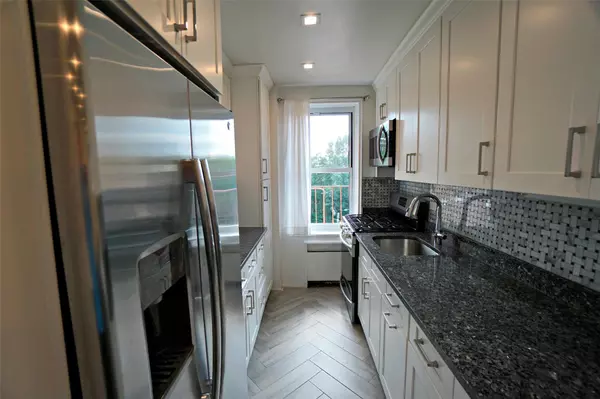 Forest Hills, NY 11375,7281 113th ST #5F