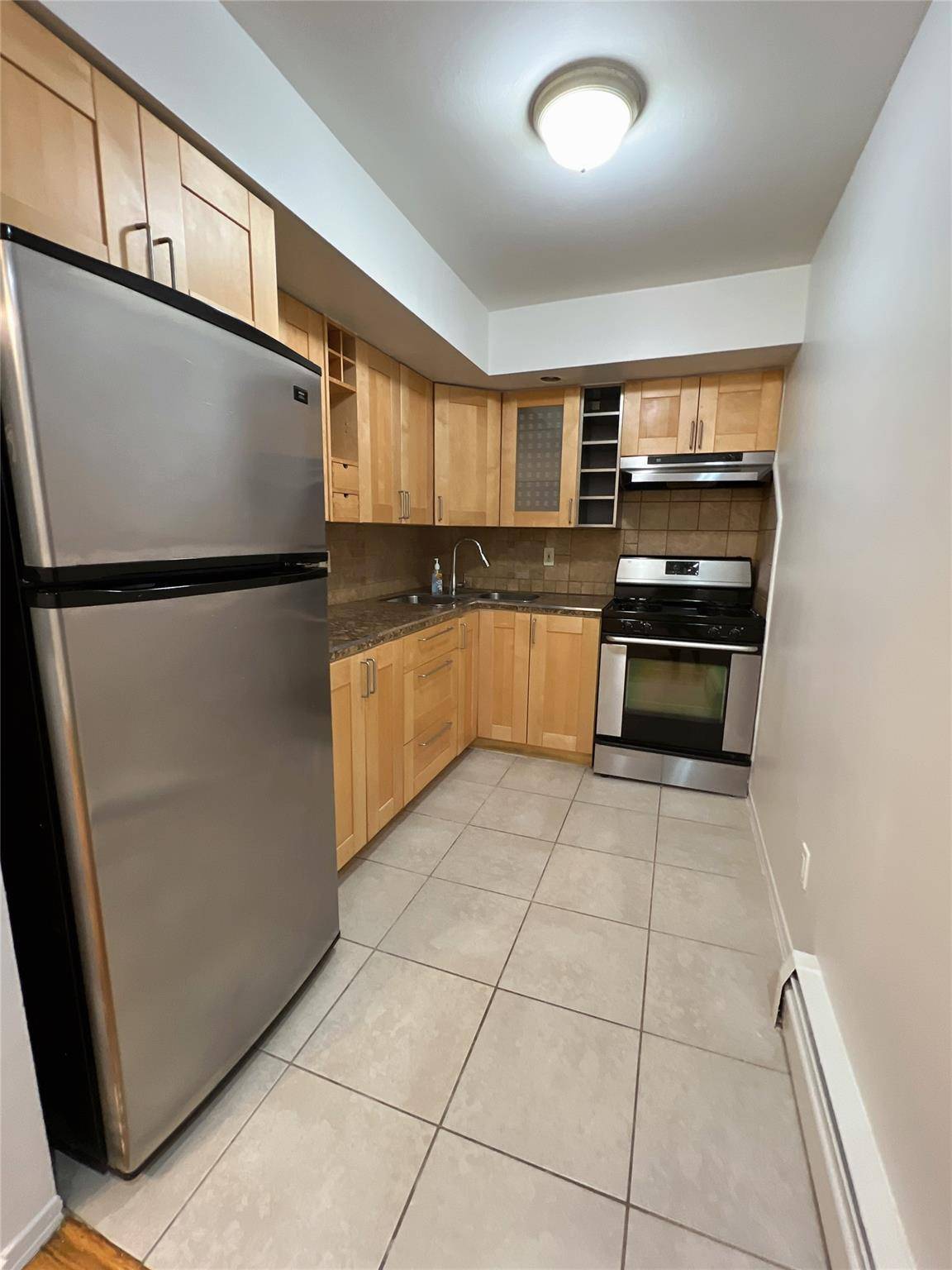 Douglaston, NY 11362,240-10 68th AVE #1