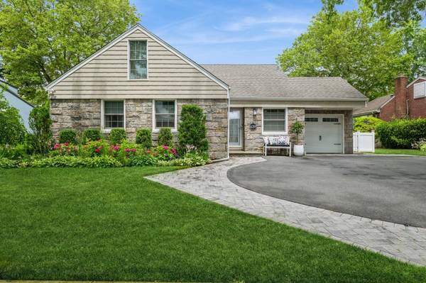 639 Lakeview AVE, Rockville Centre, NY 11570
