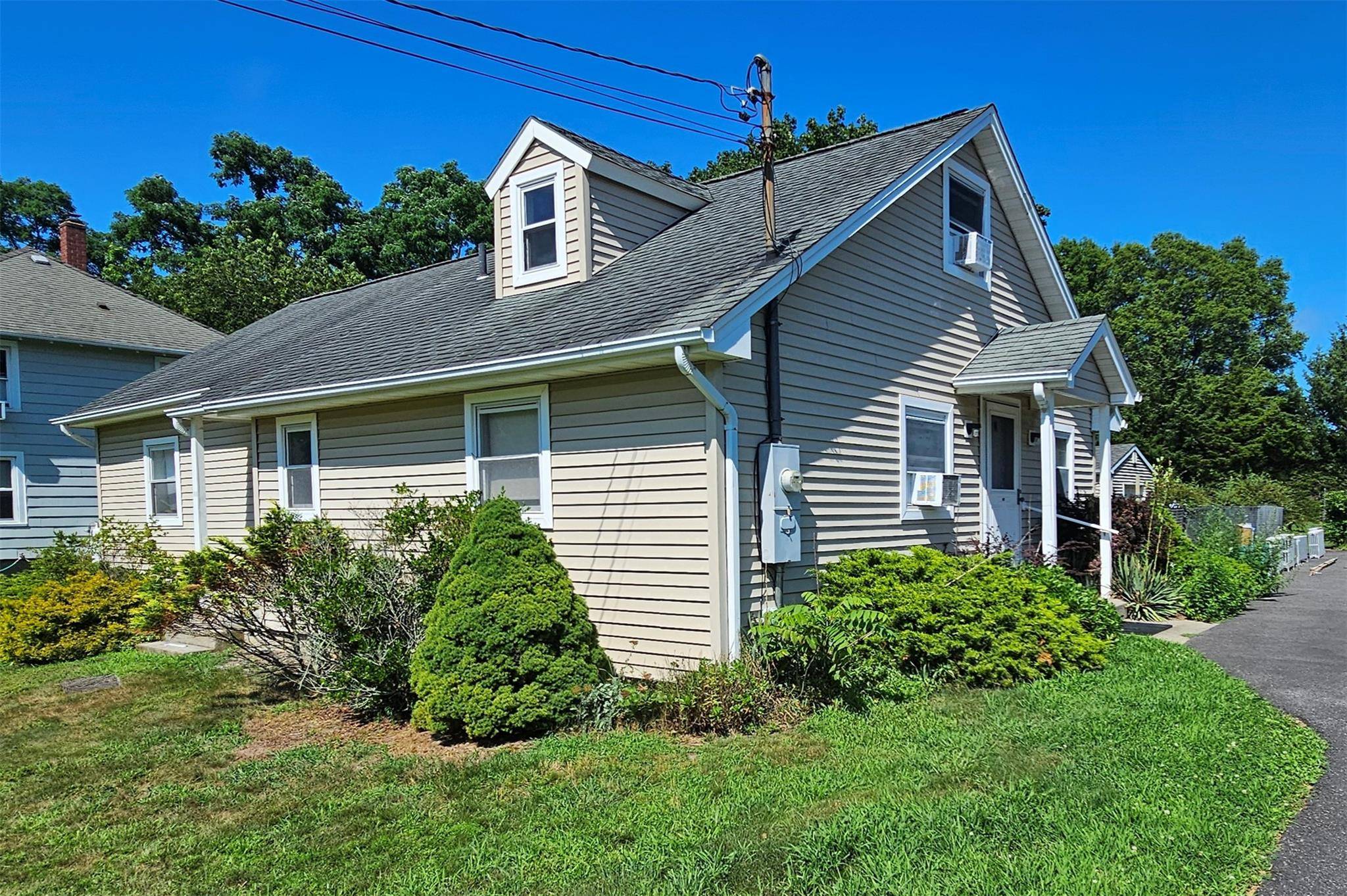 Center Moriches, NY 11934,47 Brookfield Ave