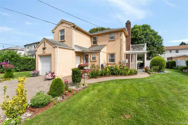 Baldwin, NY 11510,7 Mayfair RD