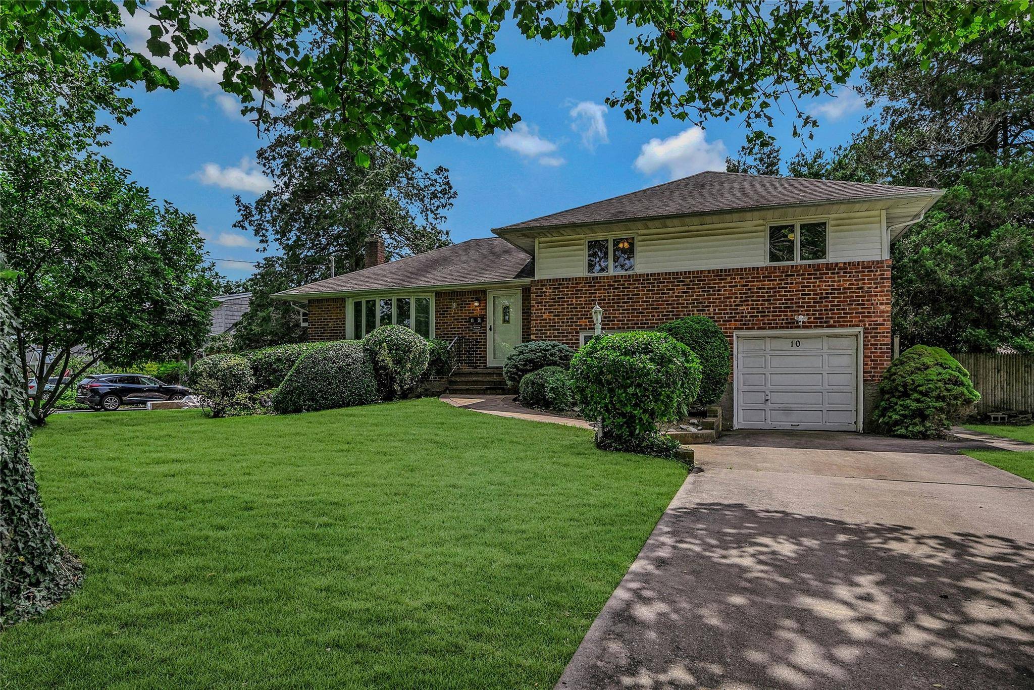 East Northport, NY 11731,10 Orton DR