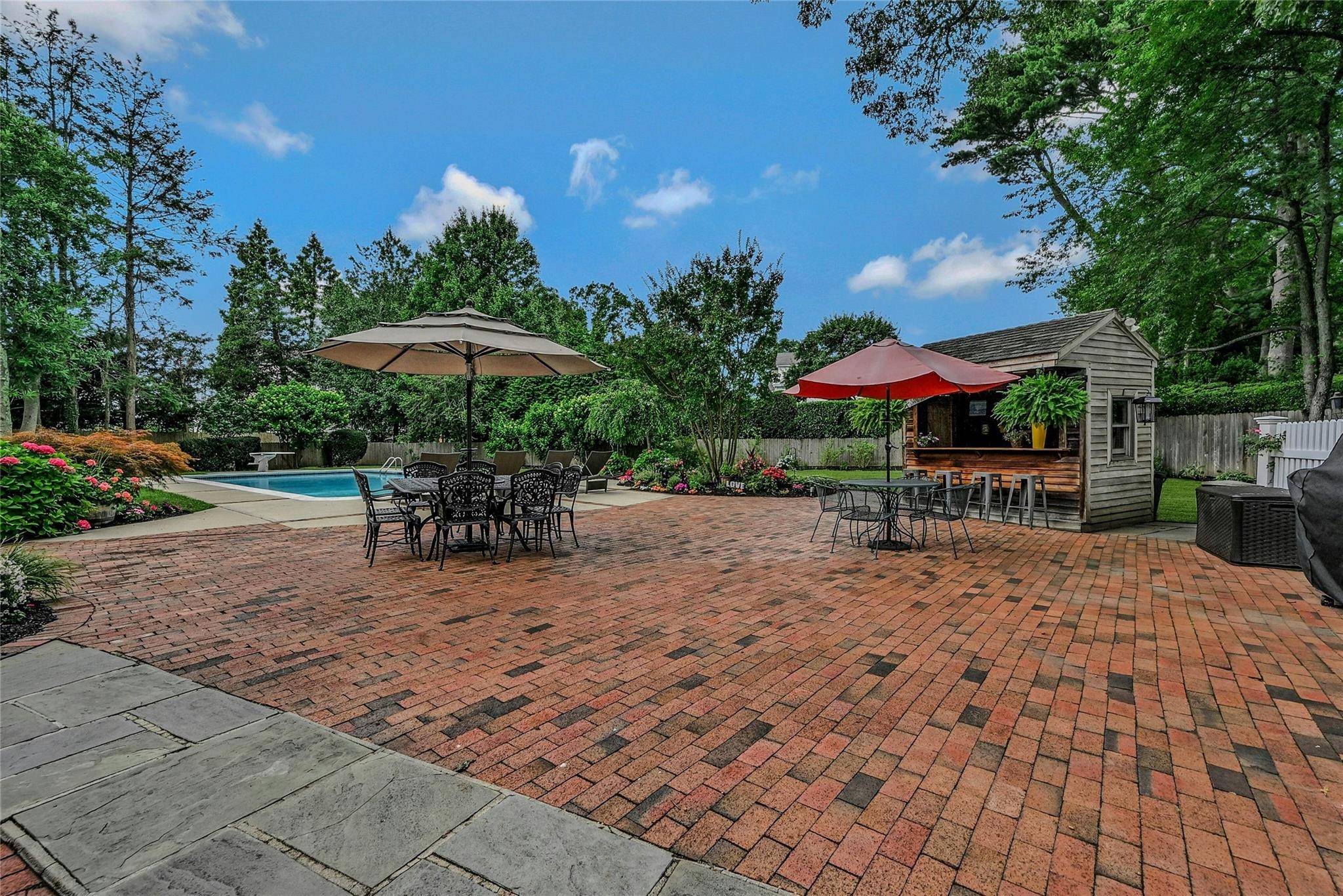 Huntington, NY 11743,2 Winchester LN