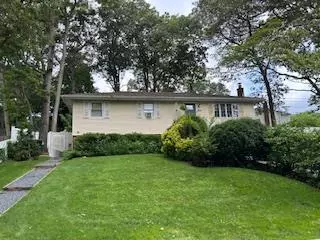 15 Sayville RD, Sound Beach, NY 11789
