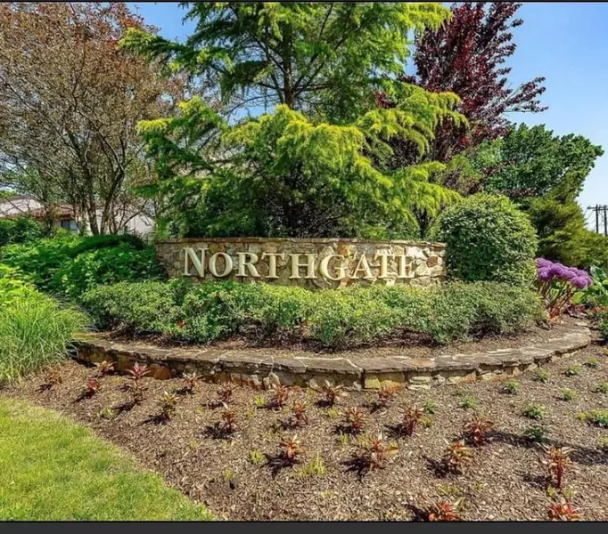 38 Northgate Crescent, Melville, NY 11747