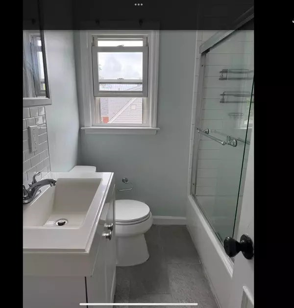 West Babylon, NY 11704,905 6th ST