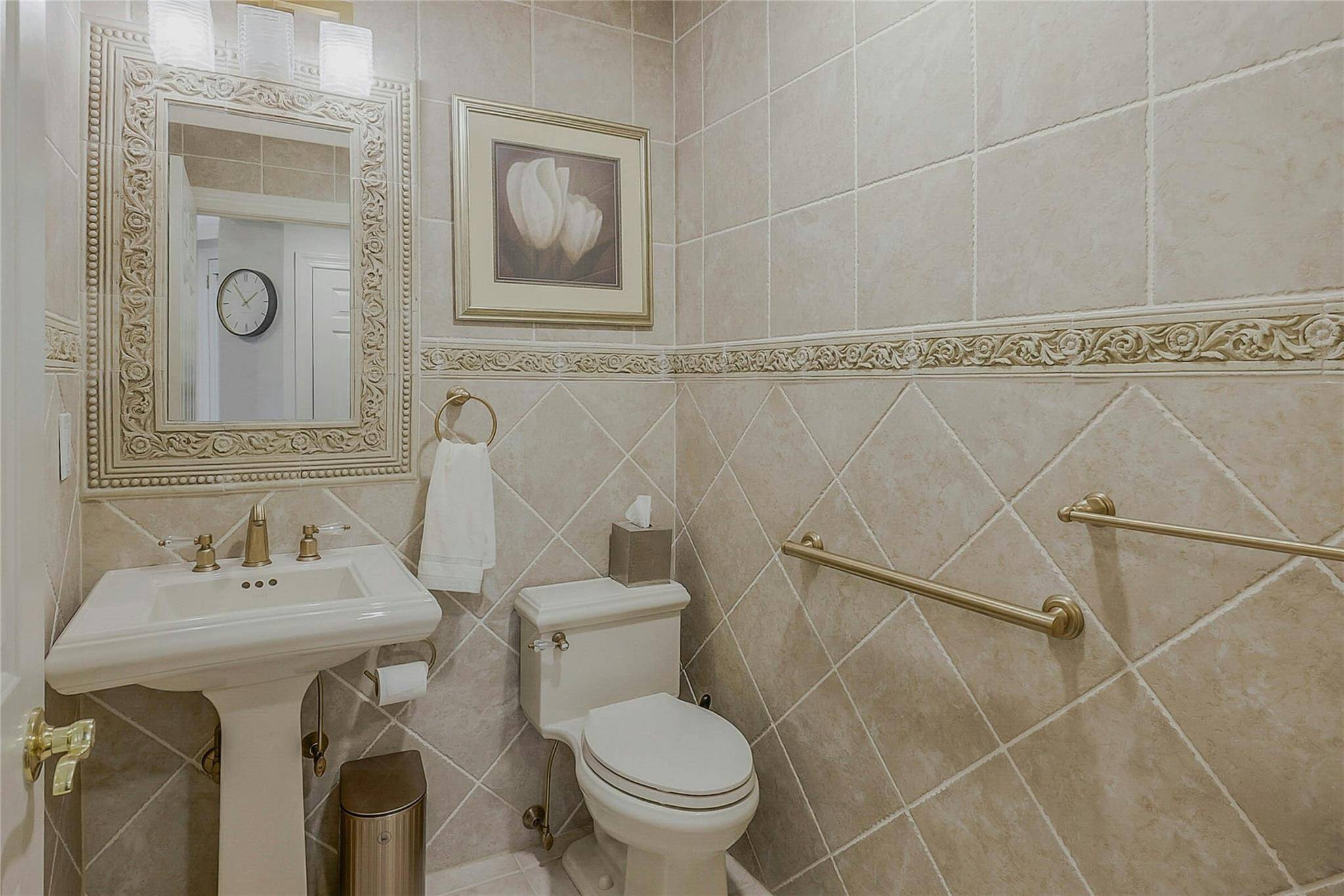 Melville, NY 11747,687 Balfour PL