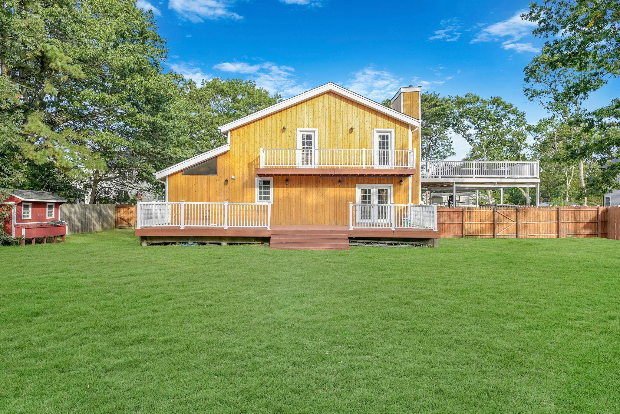 402 Johnson AVE, Bohemia, NY 11716