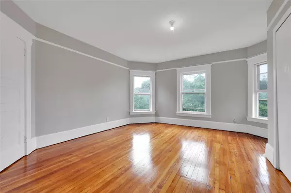 Suffern, NY 10901,70 E Maple #2F