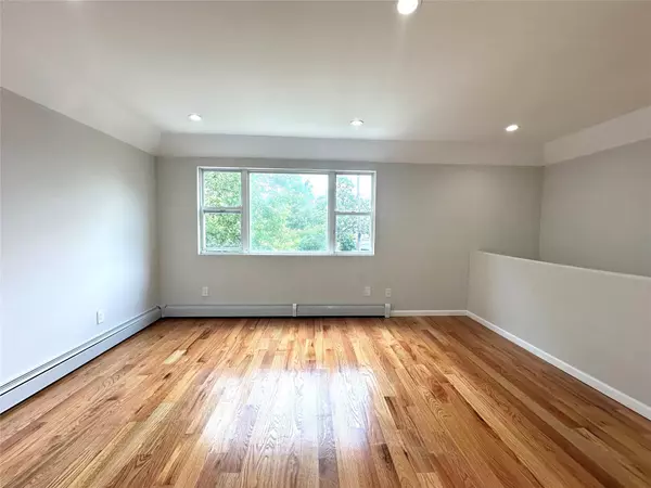 Springfield Gardens, NY 11434,14232 174th ST #2