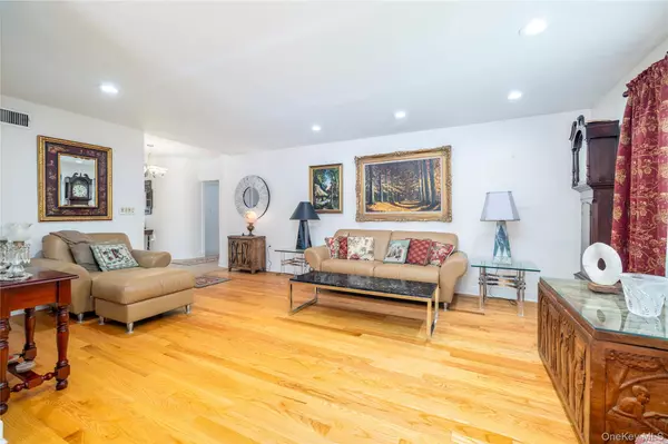 Oceanside, NY 11572,163 Mott ST