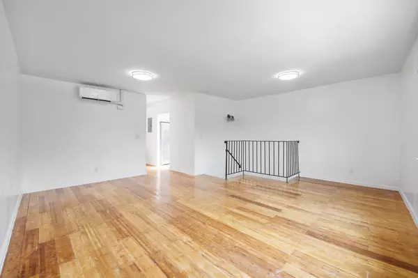 Brooklyn, NY 11207,657 Evergreen AVE