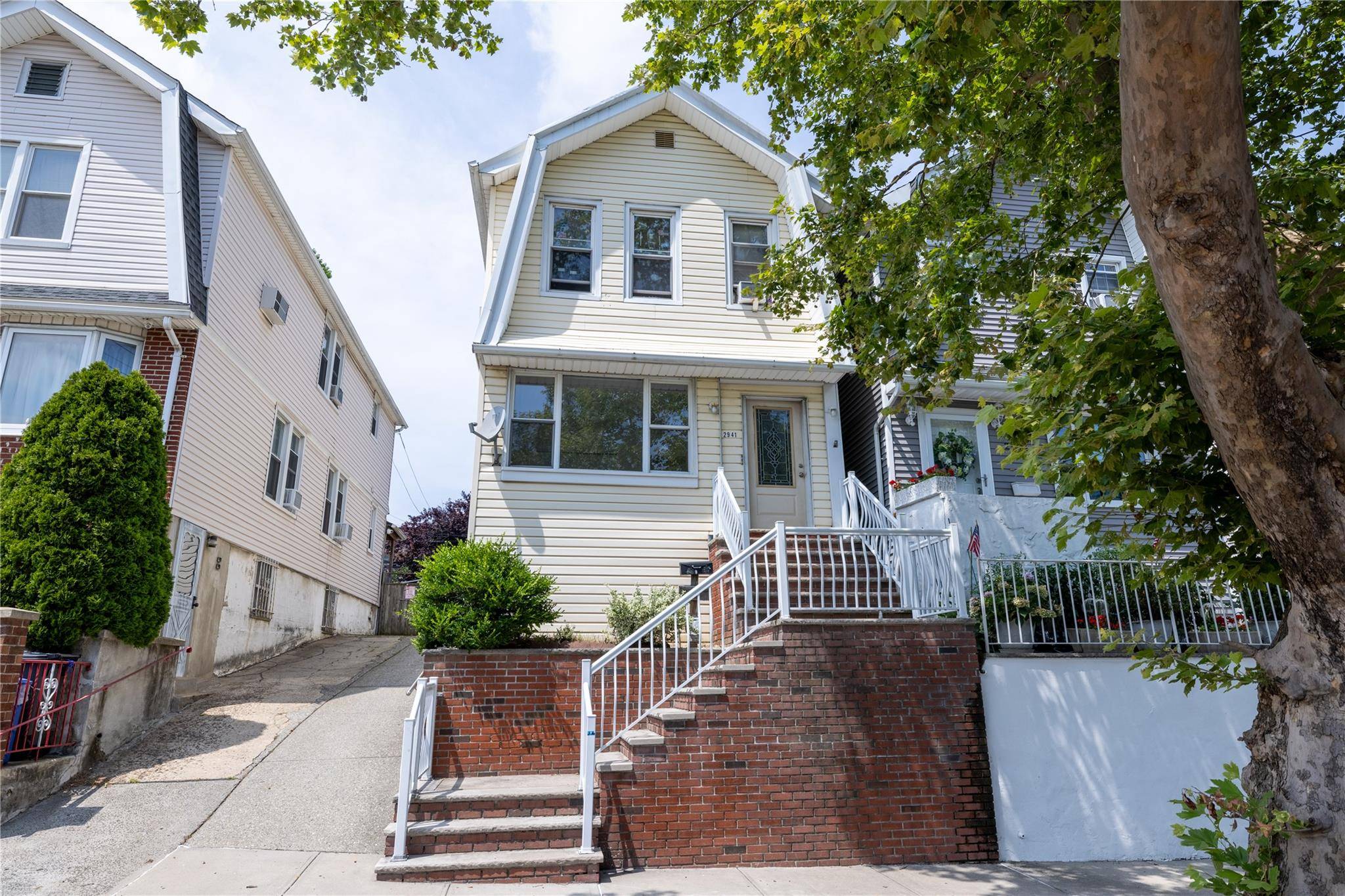 Bronx, NY 10461,2941 Middletown RD