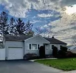 3 Wensley RD, Plainview, NY 11803