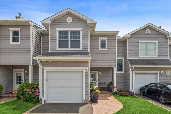 43 Ocean Watch, Freeport, NY 11520